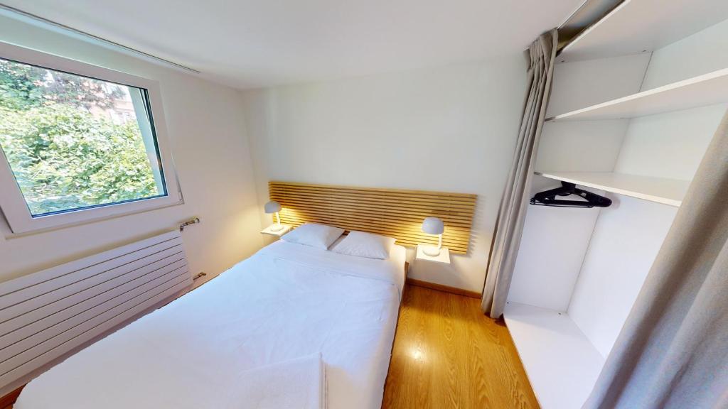 Fresh and Bright 1-Bedroom Centre Apartment - AL11 - 4