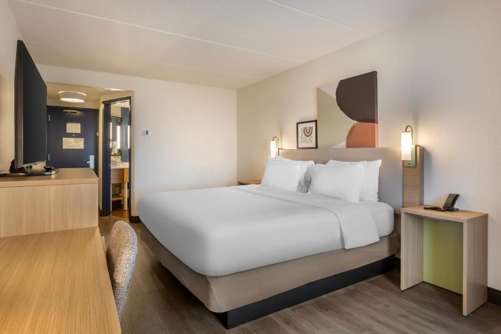 Spark by Hilton Atlanta Airport South College Park, Atlanta