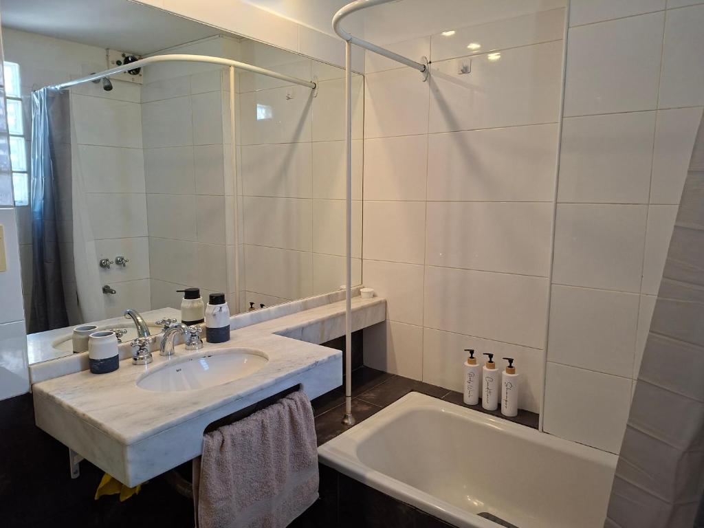 Cómodo departamento en Barrio Martin - 3