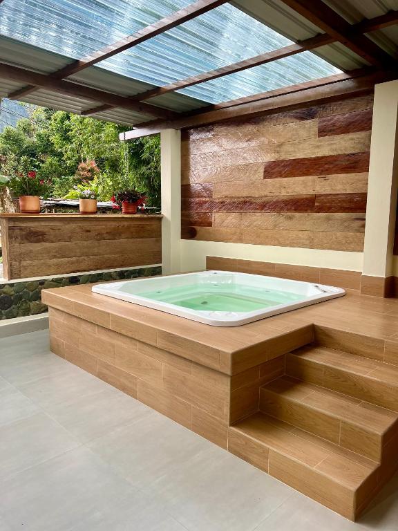 TONYs HOUSE MINDO - 1