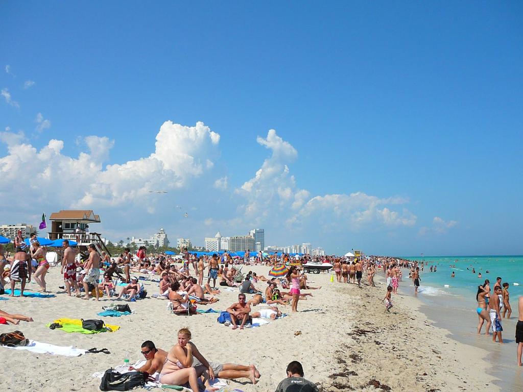 Ocean Drive Suites photo