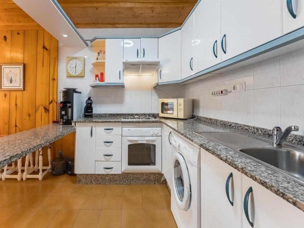 Luxury apartment with garden views - 4