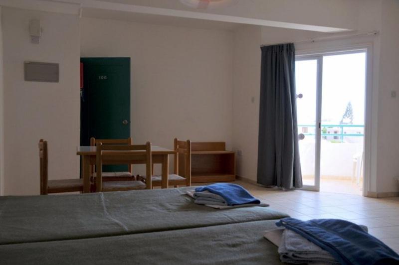 DebbieXenia Hotel Apartments Annex — Hotel in Protaras