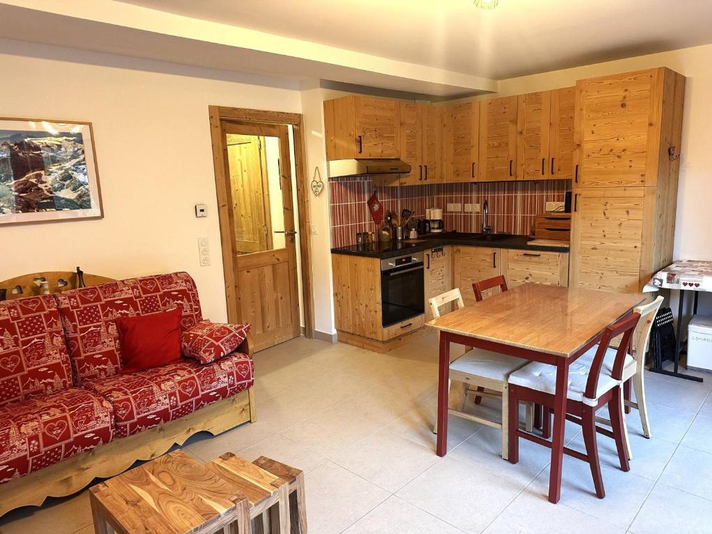Appartement moderne 3 pièces près des pistes - FR-1-464-255 - 1