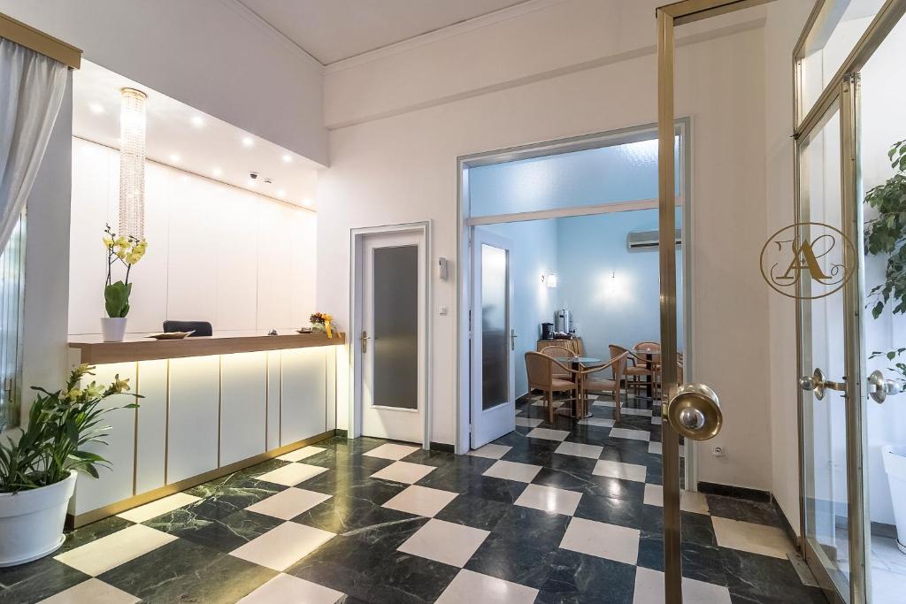 アレス アテネ ホテル (Ares Athens Hotel) フロント・ロビー