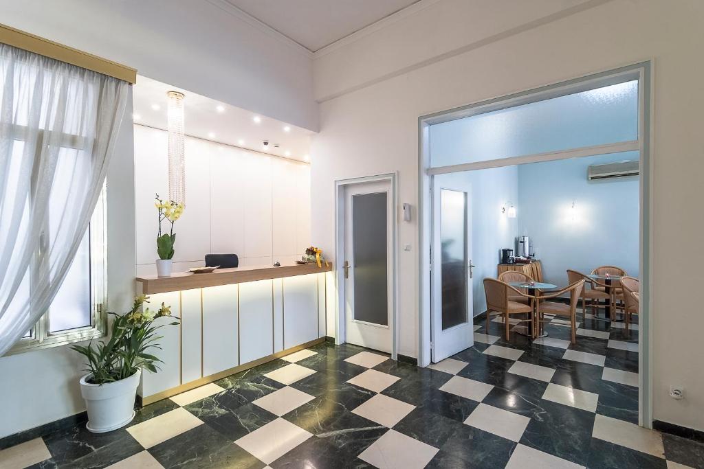 アレス アテネ ホテル (Ares Athens Hotel) フロント・ロビー