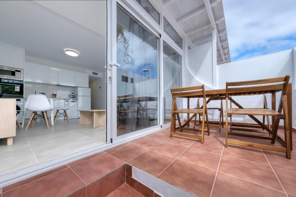 Puerto Perla 3 - 100M to the Beach By Lanzarote Vacation Homes - 1