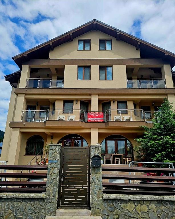 Pensiunea Alex, Cheia