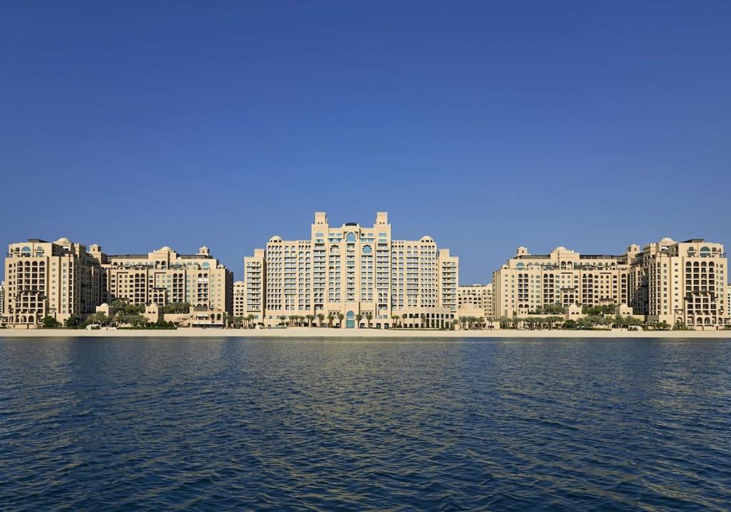 Fairmont The Palm Residences I Access to Hotel Facilities, Dubaj