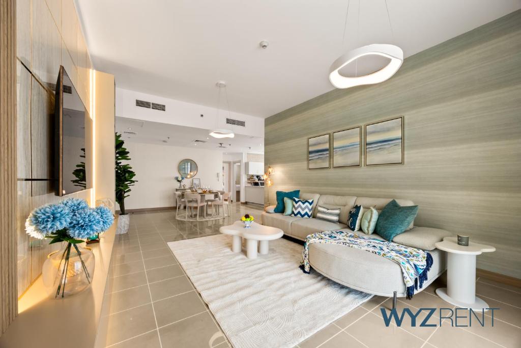 Salt & Sand Hamptons Glow 2BR Sulafa Tower Marina, Dubai