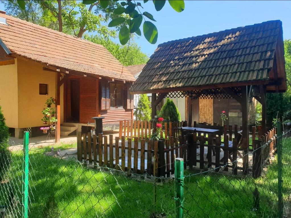 Radetov konak, Ðunis