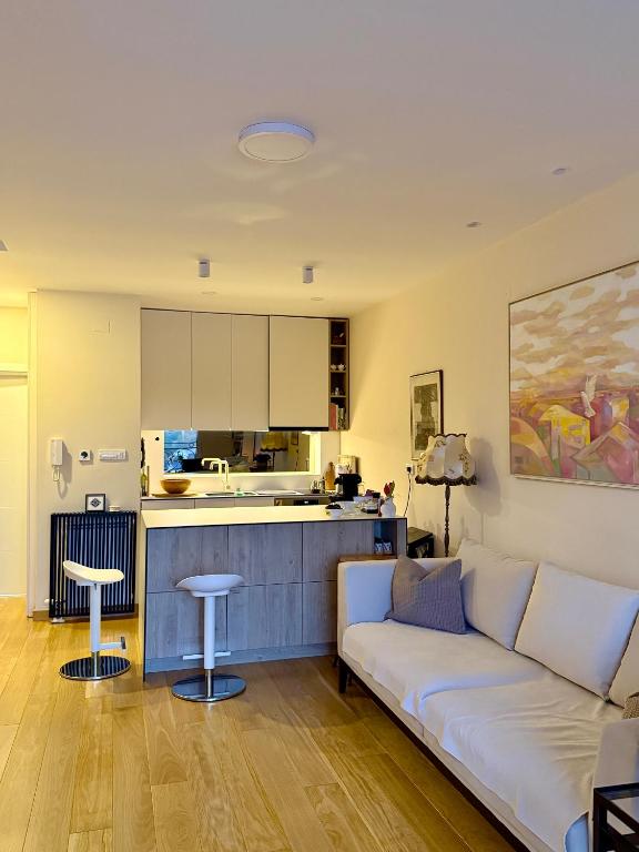Cozy Luxury Studio with City View - 1