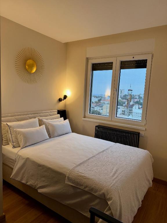 Cozy Luxury Studio with City View - 2