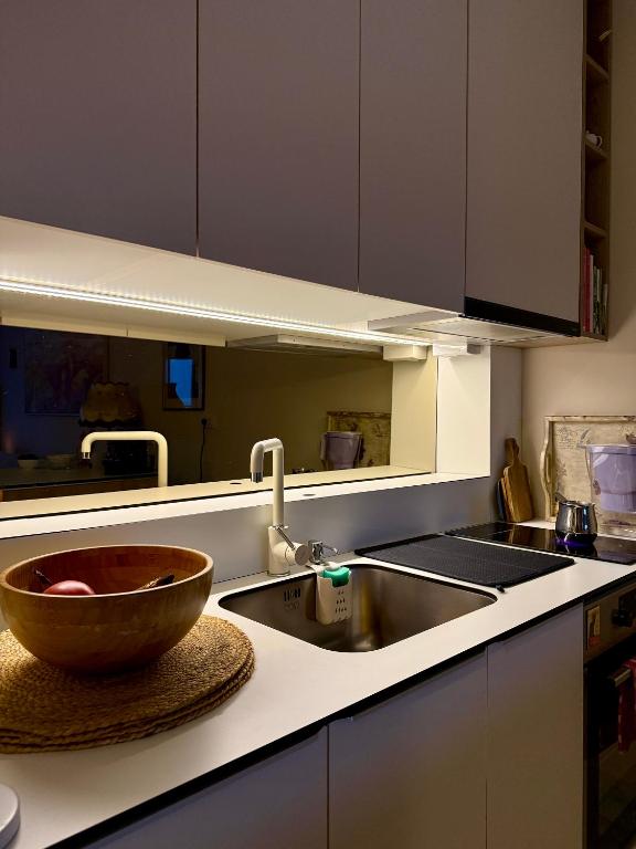 Cozy Luxury Studio with City View - 4