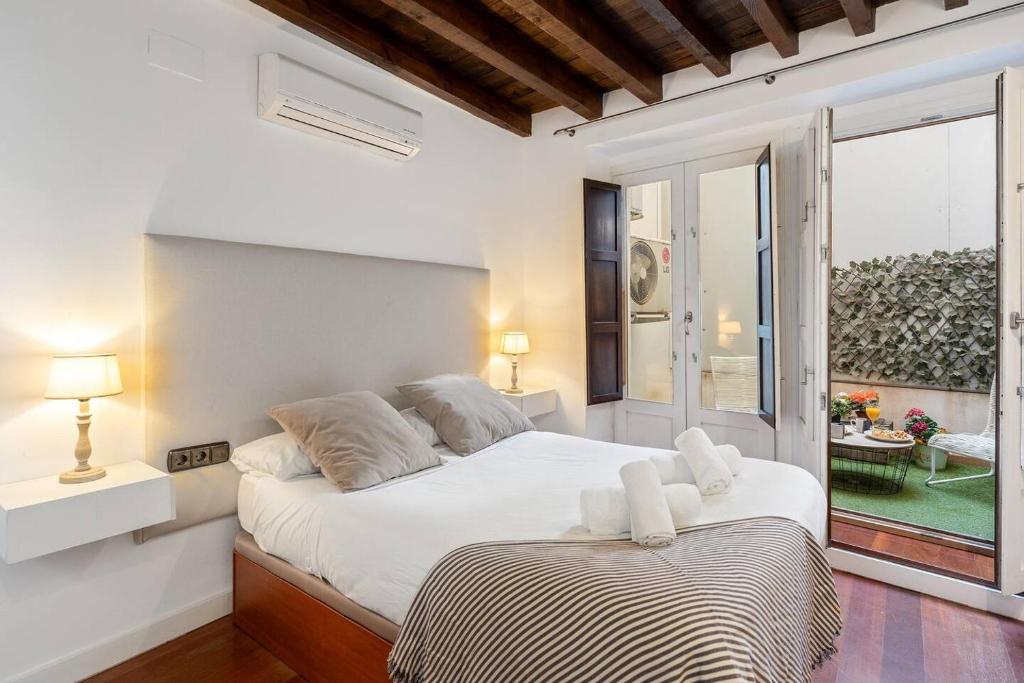 Home4u Duplex by the Cathedral, Granada