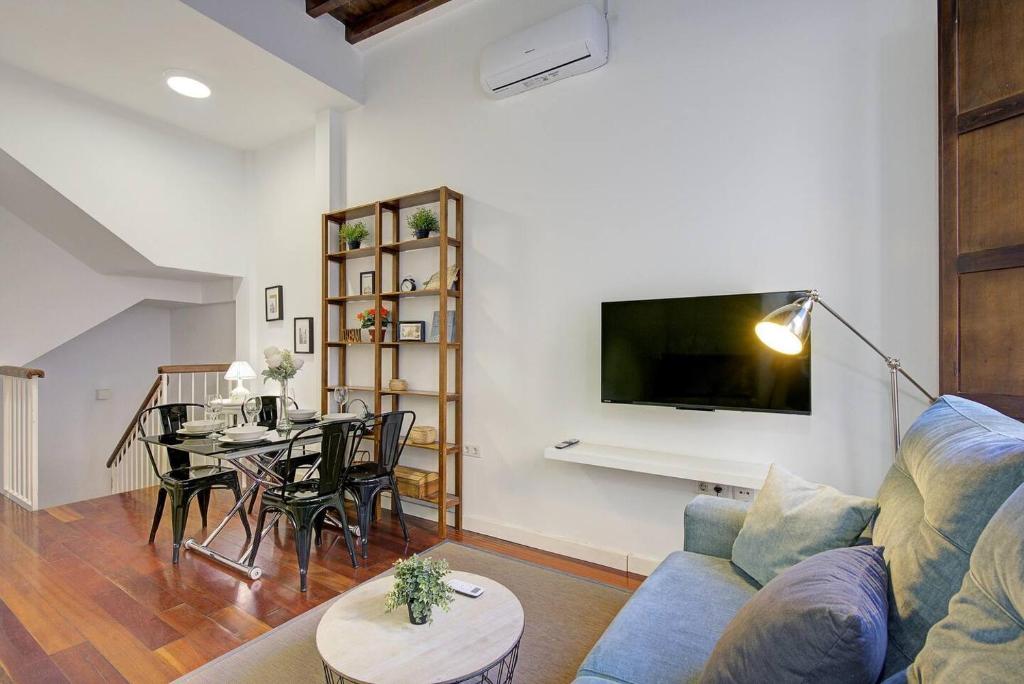 Home4u Duplex by the Cathedral - 3