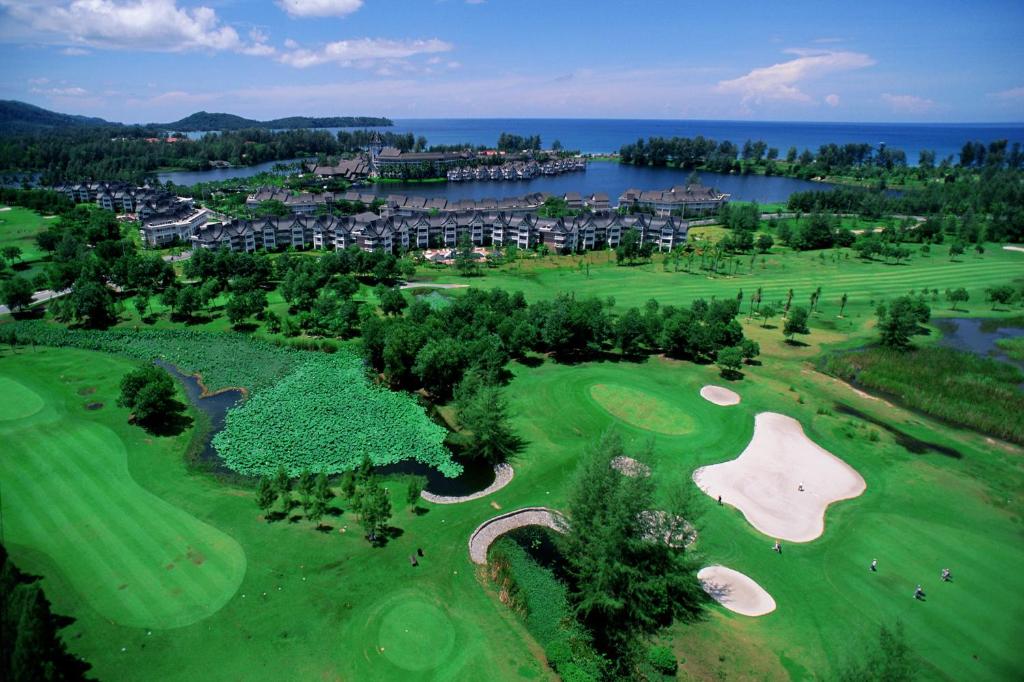 Golf course [on-site]