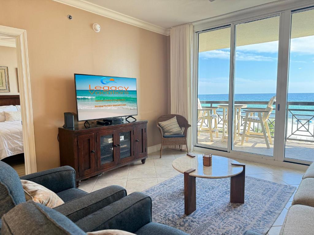 Azure #404 Luxurious 4BD Beachfront Condo, Fort Walton Beach
