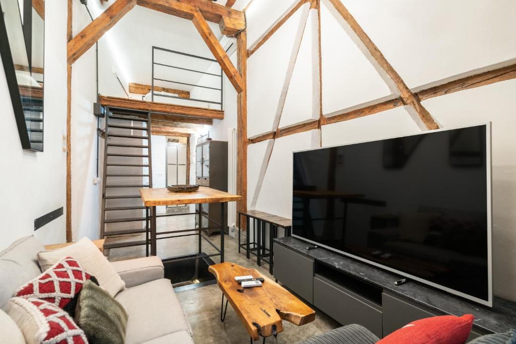 apartamento industrial con 3 alturas en pleno centro de ALQUILER TEMPORAL - 4