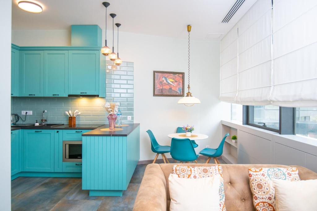 New Stylish 1 BR apartment in Axis Towers, Tbilisi