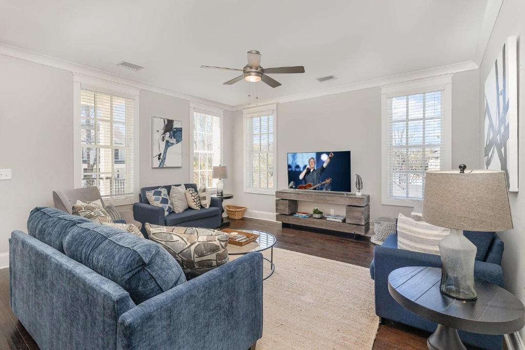 Belwood Manor-Across from Parthenon-5 Min Broadway, Nashville