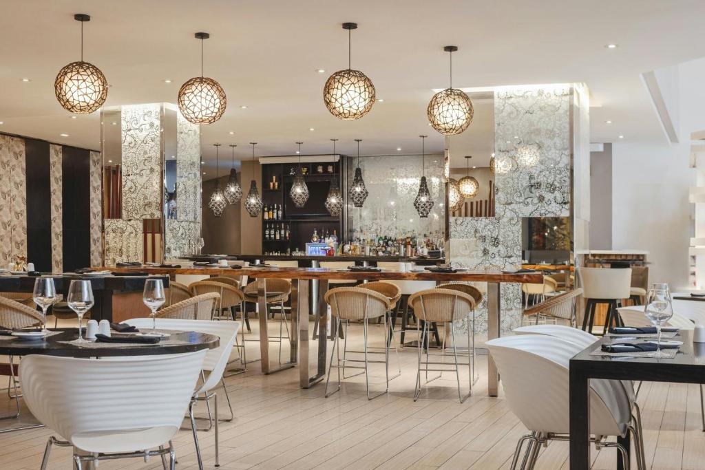 Restaurant, Renaissance Santo Domingo Jaragua Hotel & Casino in Santo Domingo