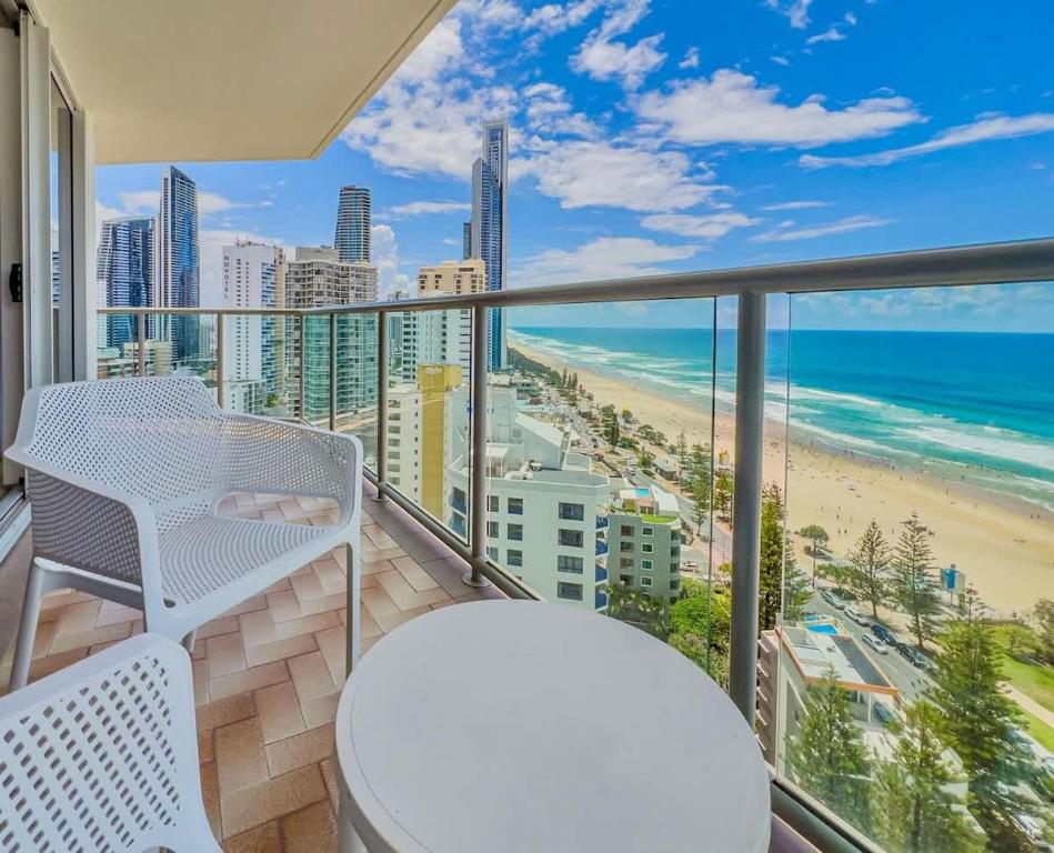 Above it all 21st Floor!, Gold Coast