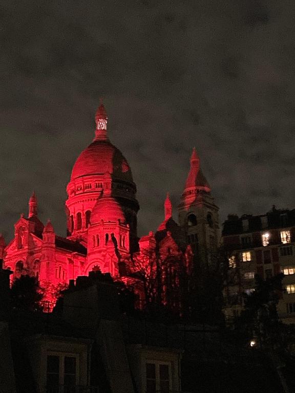Chambre à Montmartre au calme - 3