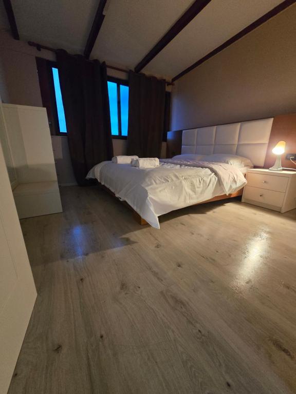 Tona Appartment 02, Tirana