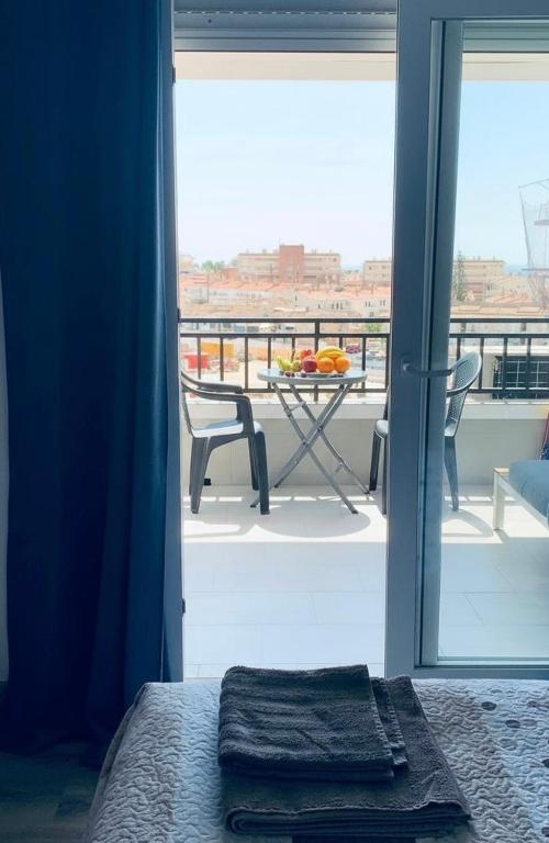 Studio with terrace and pool, Torrevieja