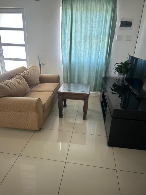 Dwellers Double, Grassy Park