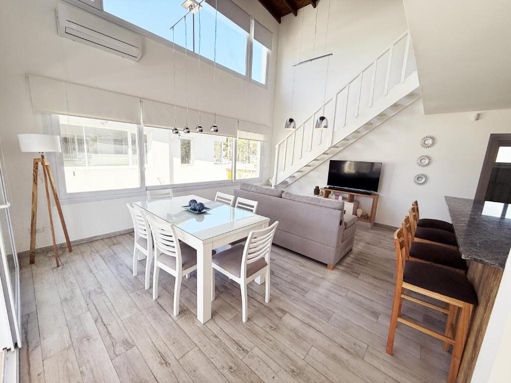 Departamento Duplex Moderno y Exclusivo con Pileta - 2