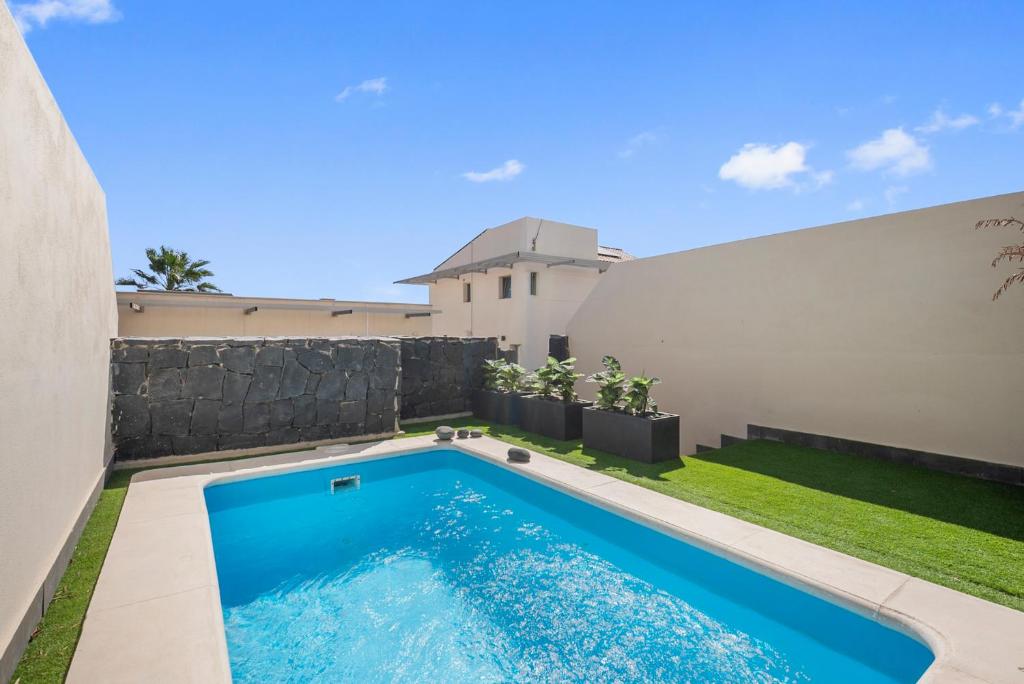 Amarilla Golf Pool House - 5