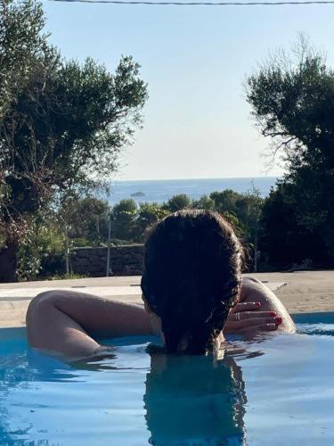 Al Marchello offline, Leuca