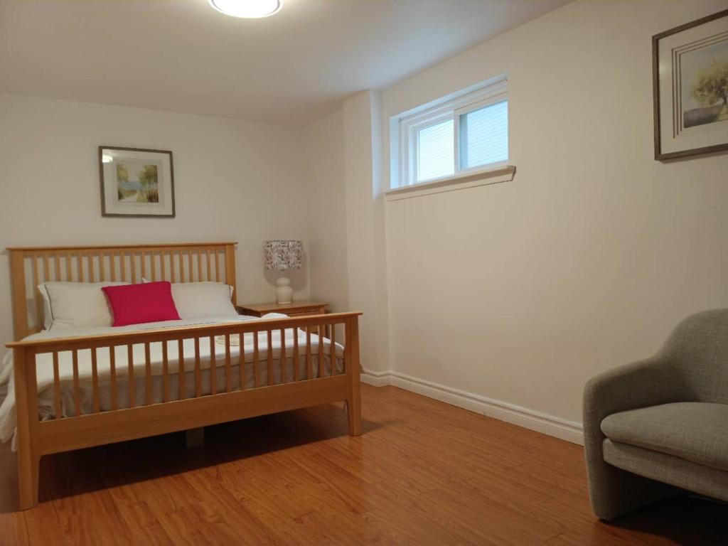 spacious and bright house, Toronto