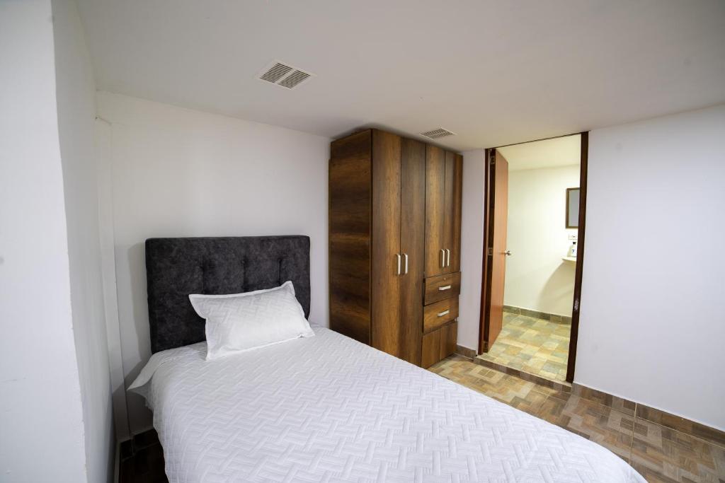 Calle Real House - 5