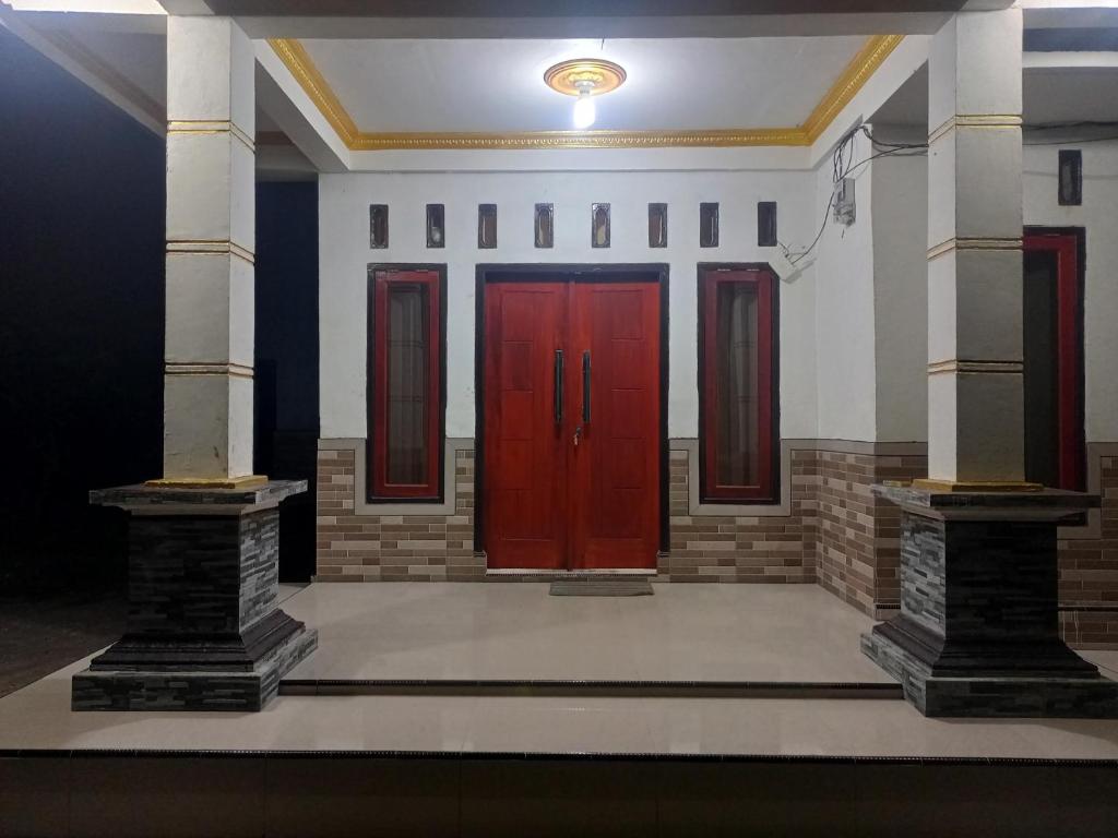 Ron's Guesthouse, Seganteng