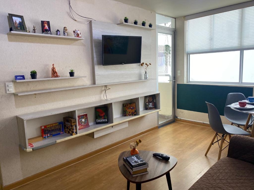 Departamento moderno con buena ubicación - 3