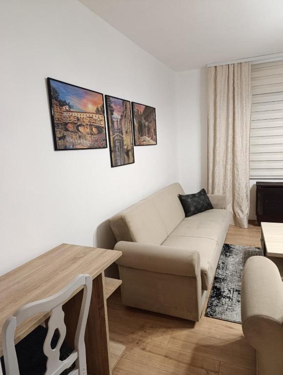 Peaceful Courtyard Apartment Sarajevo - 5