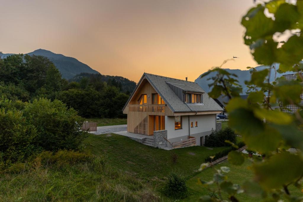 Chalet Bohinj Bliss Wellness and view of Triglav, Bohinj