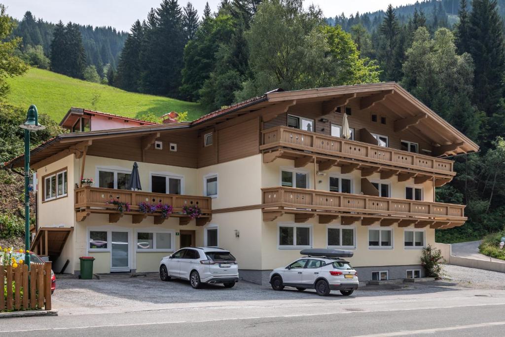 Haus Dienten Steinadler - 1