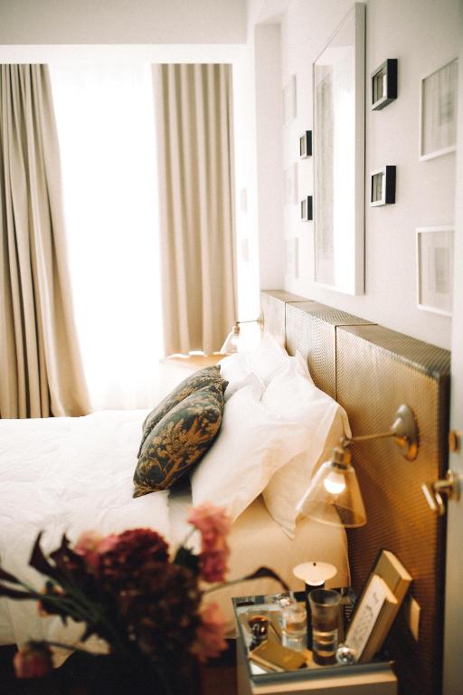 Bazaar Inn Hotel, Тирана