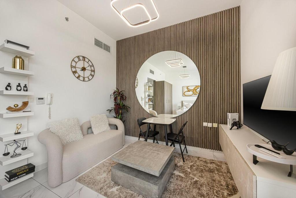 Livin' Holidays - Studio - Stylish flat in JVC, Dubai