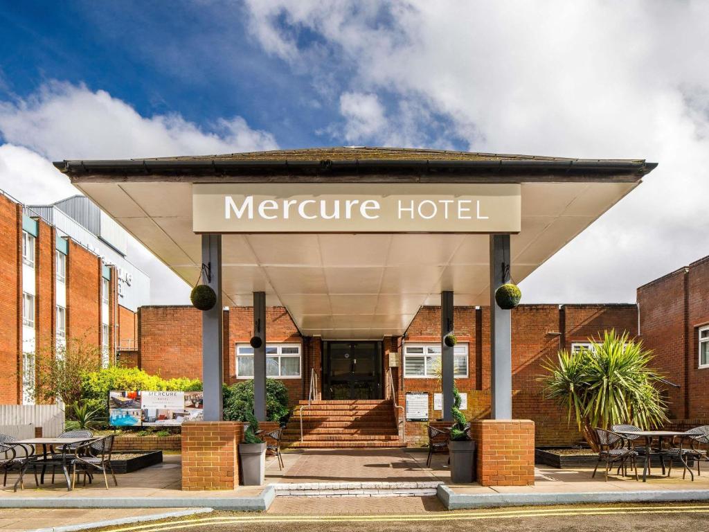 Exterior view, Mercure Birmingham West Hotel in Birmingham