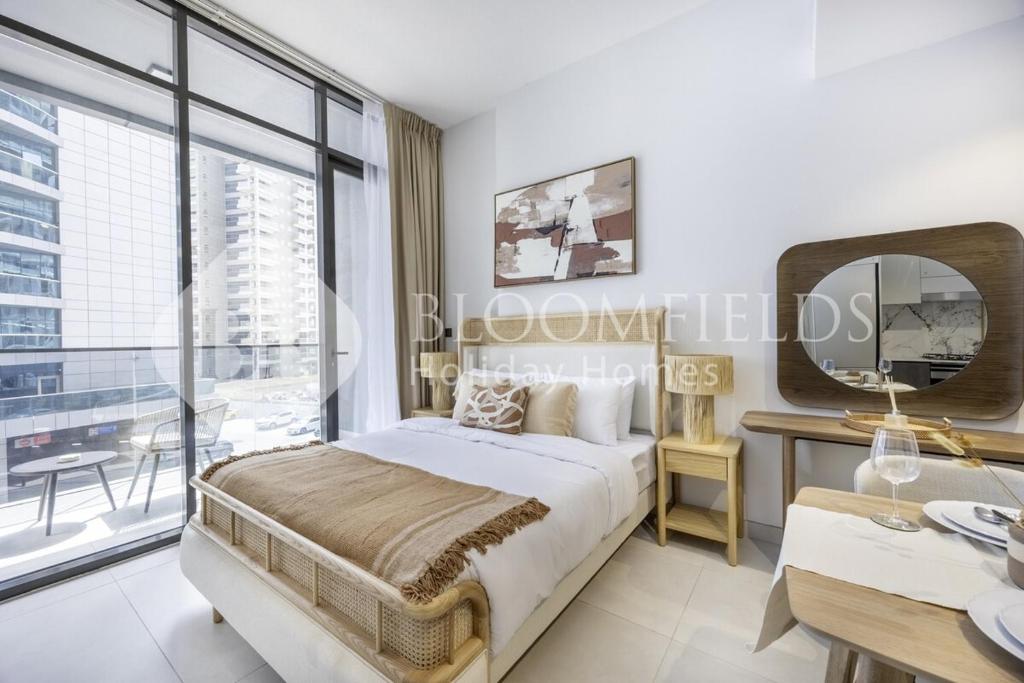 Bloomfields Spacious Stu in Amal Tower, Dubai