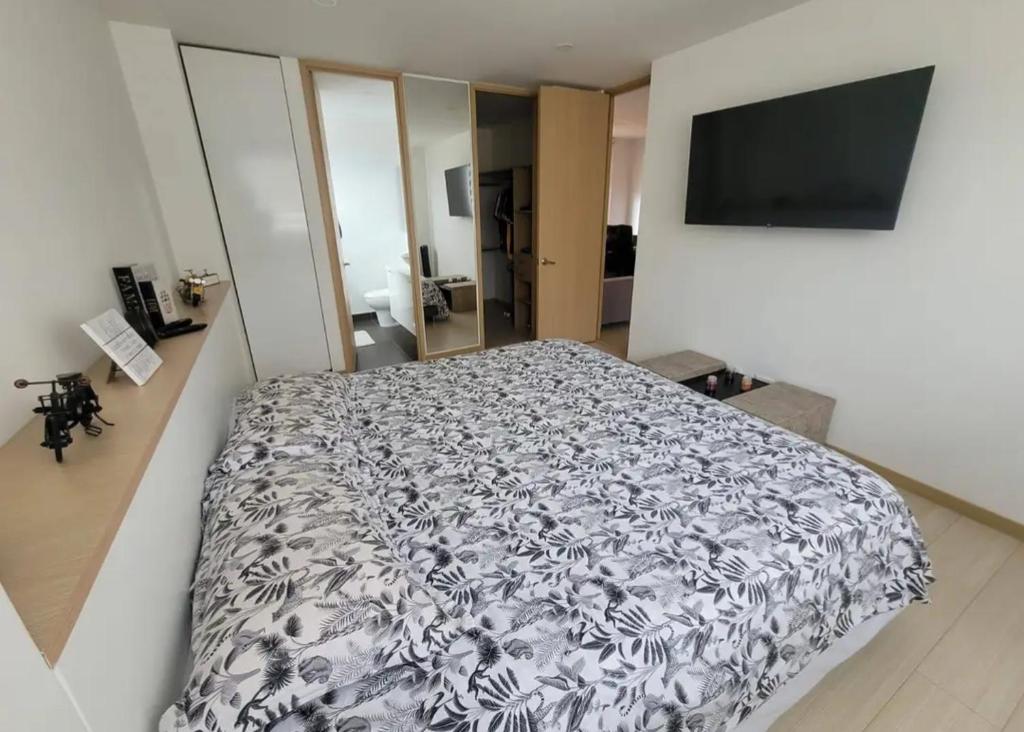 BELLO APTO en CHAPINERO ALTO DE 2 HABITACIONES 201 CON VISTA AL PAISAJE HERMOSO DE CHAPINERO ALTO Y ALREDEDORES - 2