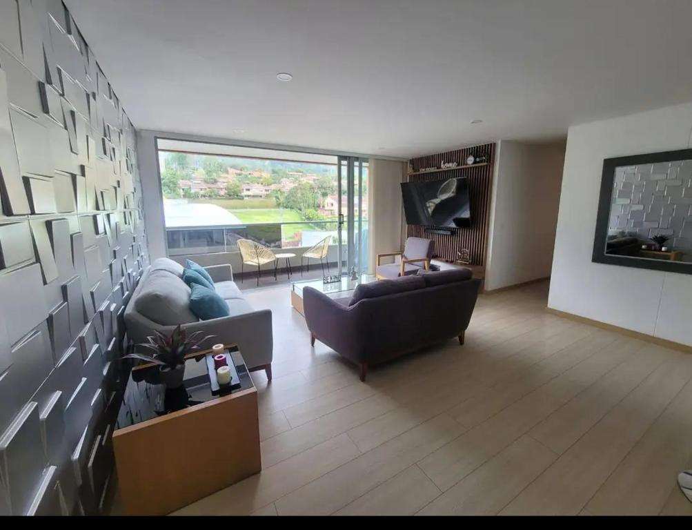 BELLO APTO en CHAPINERO ALTO DE 2 HABITACIONES 201 CON VISTA AL PAISAJE HERMOSO DE CHAPINERO ALTO Y ALREDEDORES - 5