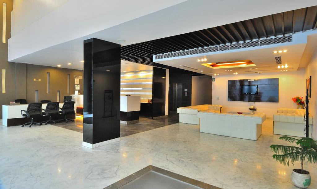 Hotel Elegance photo