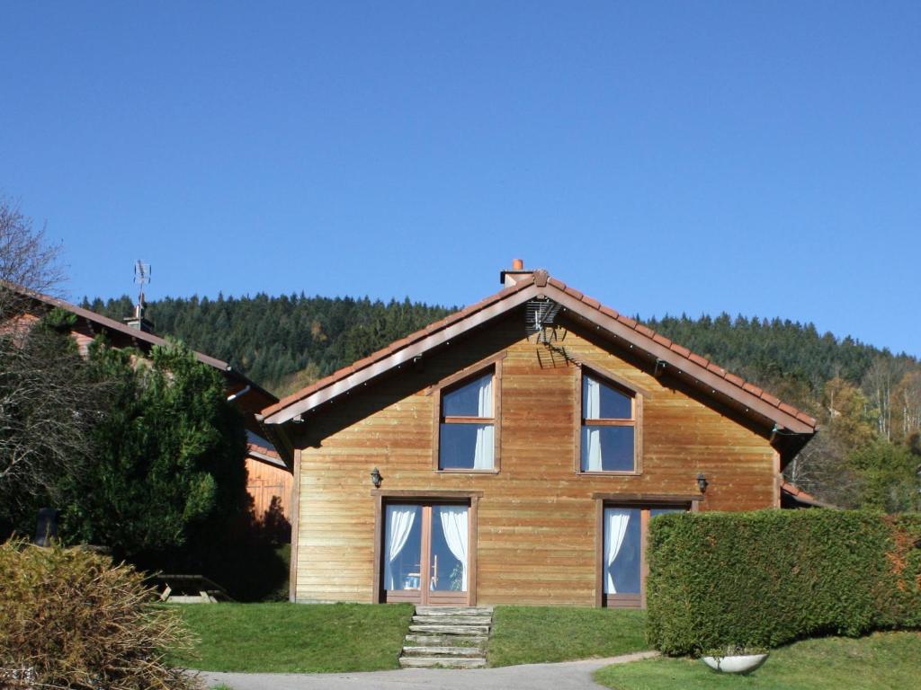 Chalet spacieux à Gérardmer avec terrasse et équipements familiaux - FR-1-589-65 - 1