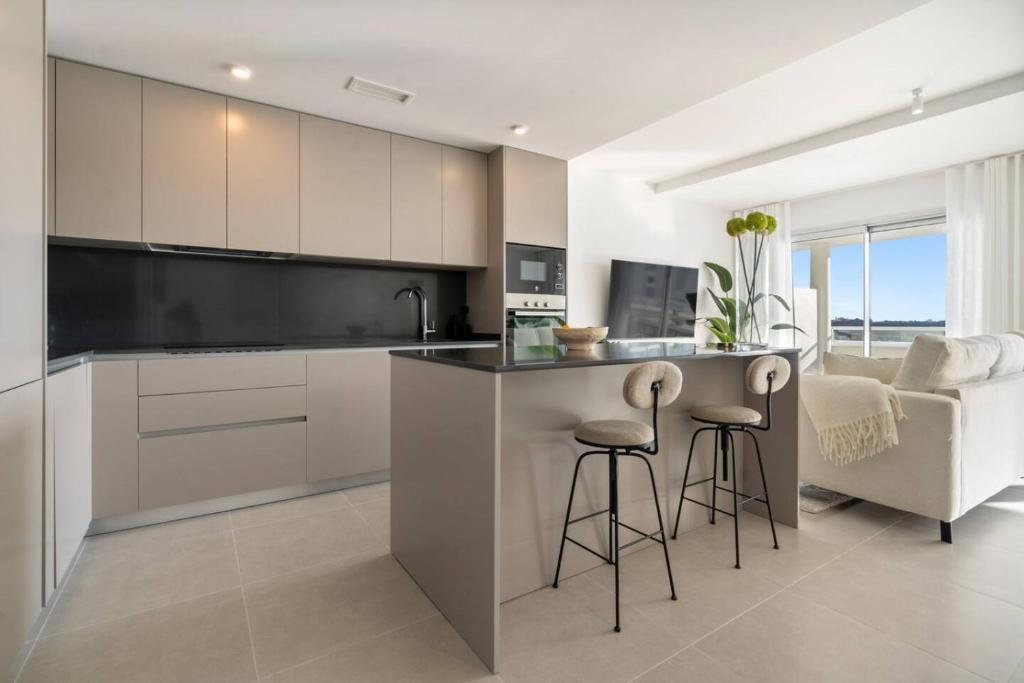 Sea View Apartment in Estepona - Oceana Gardens - 3 Bedrooms - 4